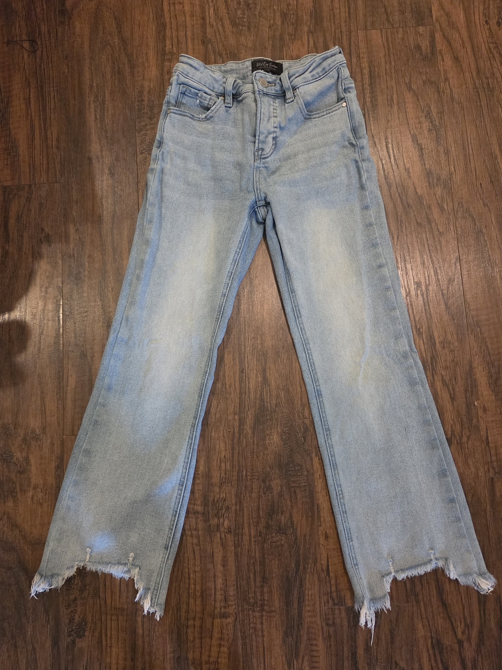 Women's Light Blue Frayed Hem Cropped Jeans